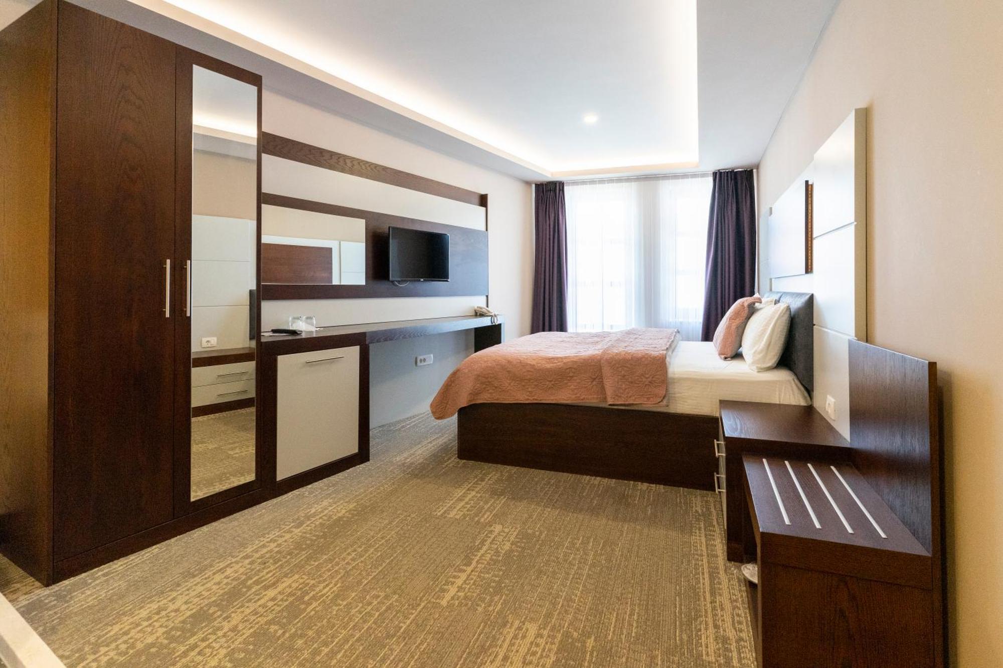 Hotel Prizreni Dış mekan fotoğraf